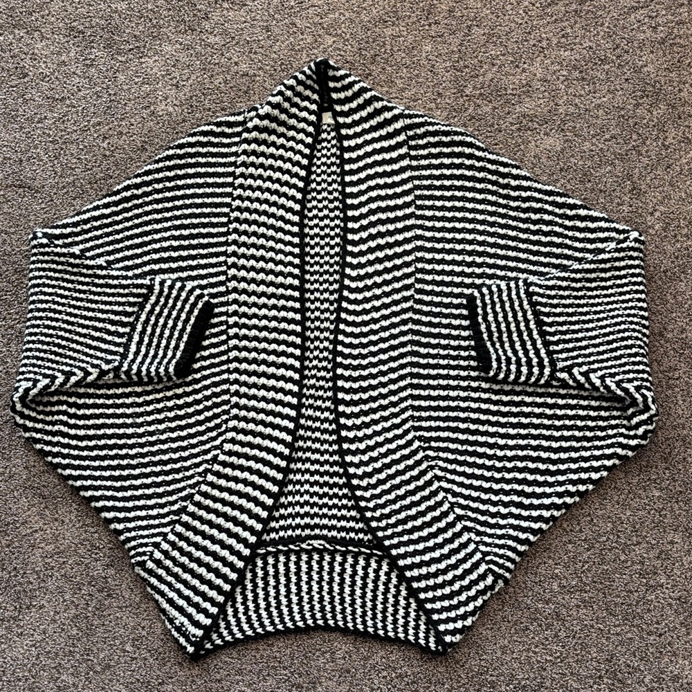 NWOT Freeway Monochrome Knit Cardigan